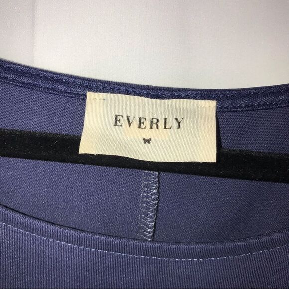 Everly Side Slit Tunic - Picture 4 of 6